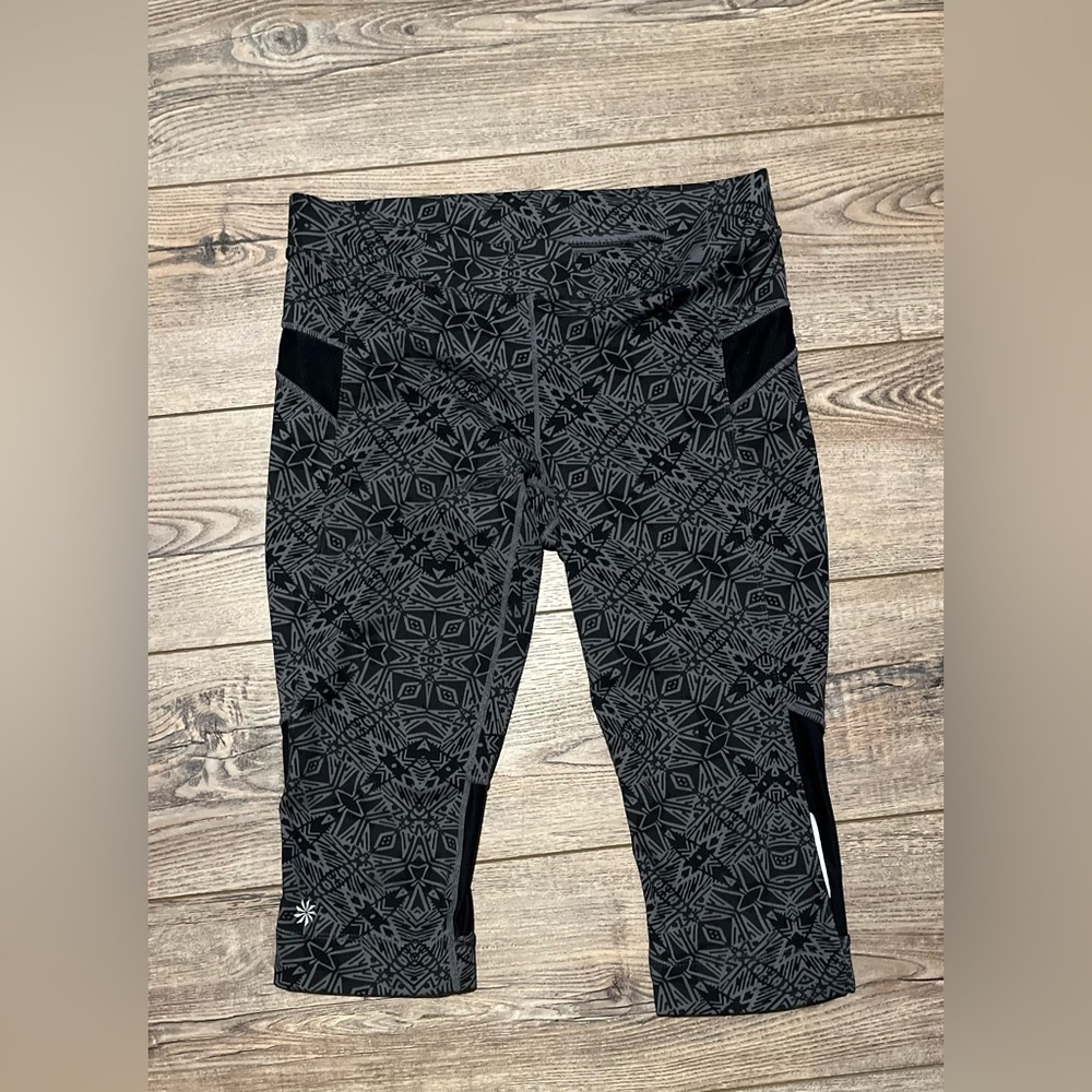 Athleta medium long shorts or short capris leggings Athleisure